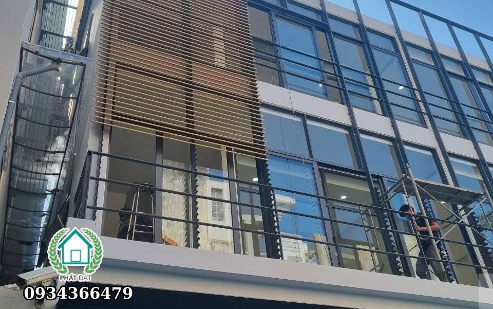 quy trình thi công nhôm kính cường lực