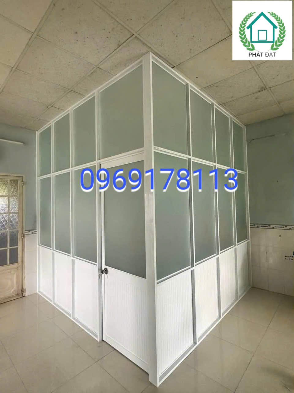 Vách ngăn phòng nhôm cỏ là gì?
